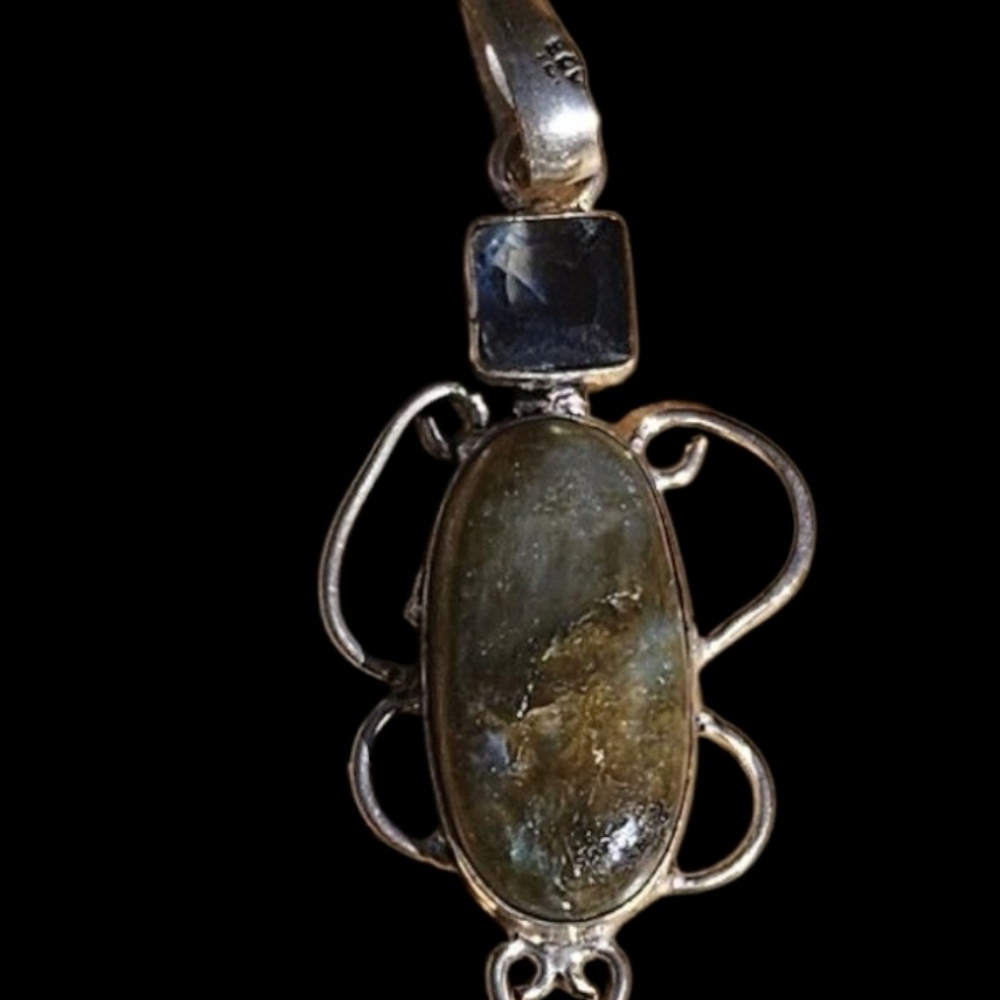 BUYER'S CHOICE.. Artisan Gemstone Silver Pendant. - Picture 9 of 10